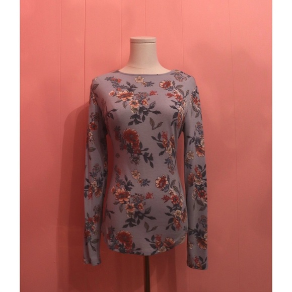 Suzy Shier Tops - Floral Long Sleeve Top